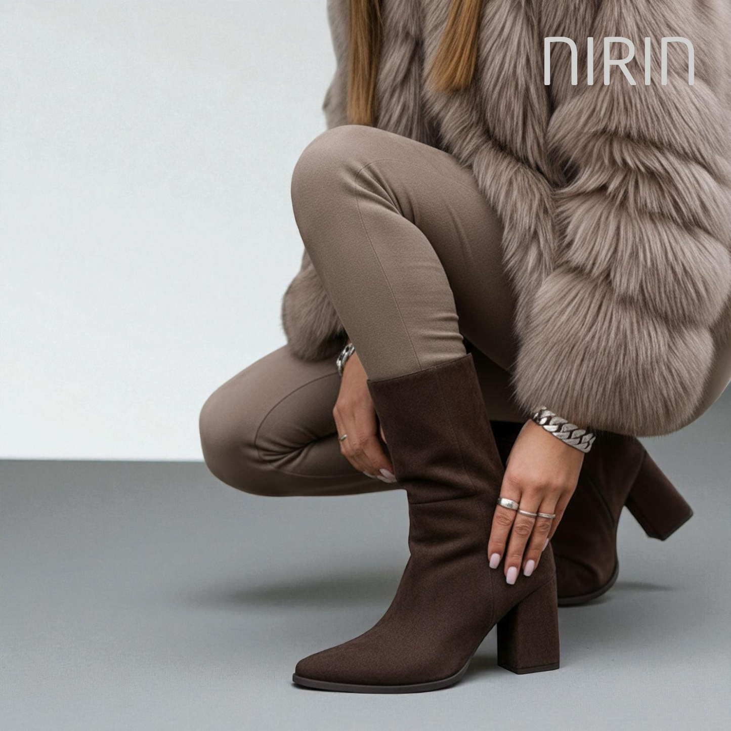 Suede Enkellaarzen Met Hak