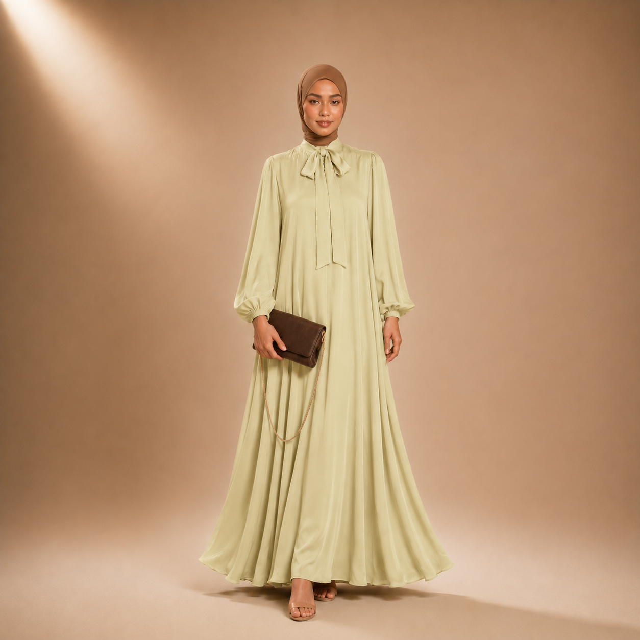 Raniya Luchtige Dress met Strik