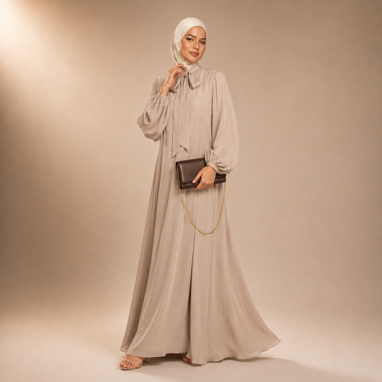 Raniya Luchtige Dress met Strik