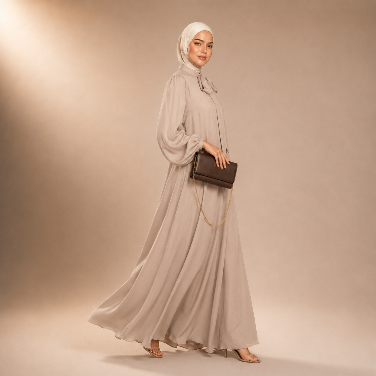 Raniya Luchtige Dress met Strik
