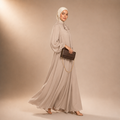 Raniya Luchtige Dress met Strik