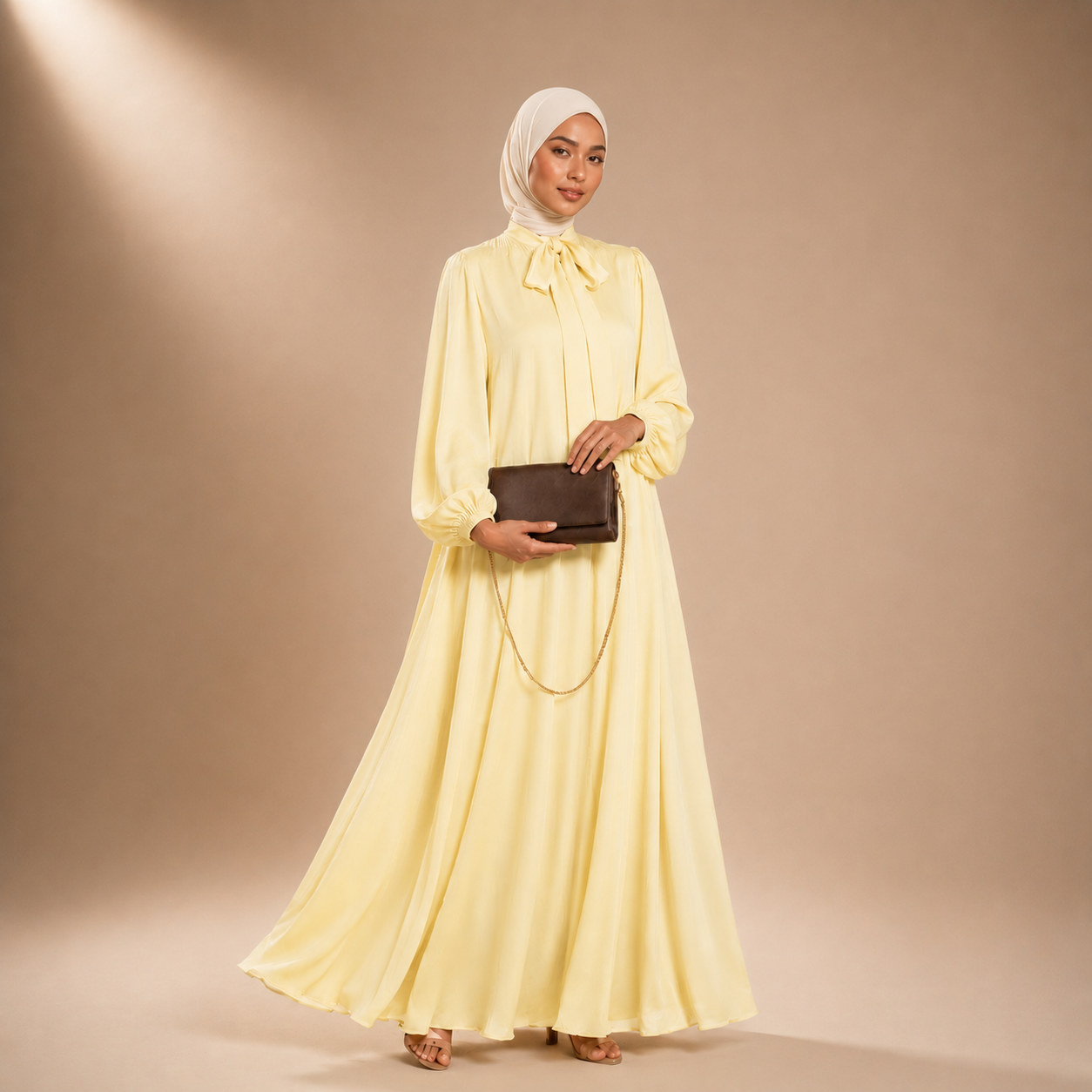 Raniya Luchtige Dress met Strik