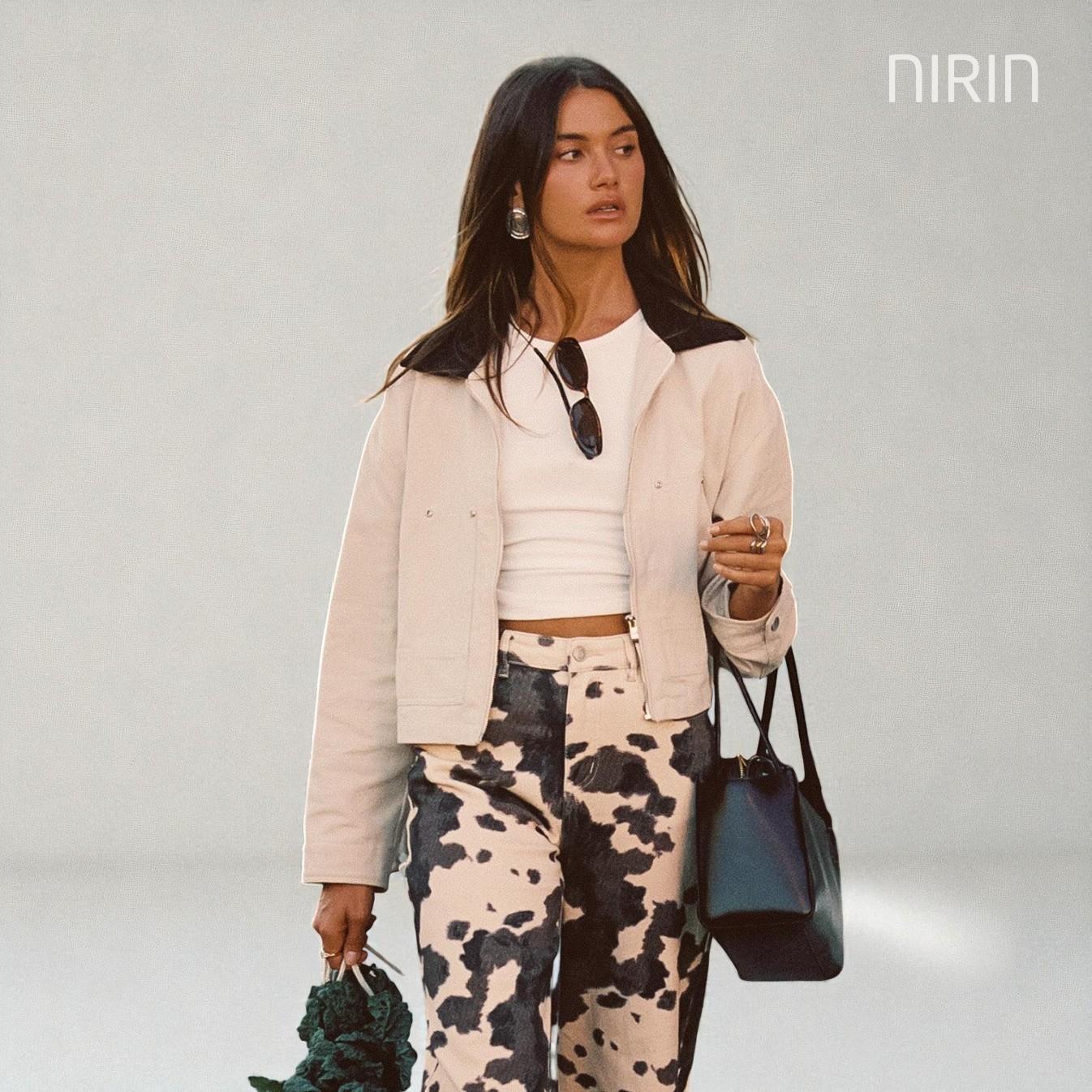 YANA Light Khaki Cropped Jas