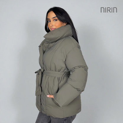 Moderne Short Pufferjas met Ceintuur