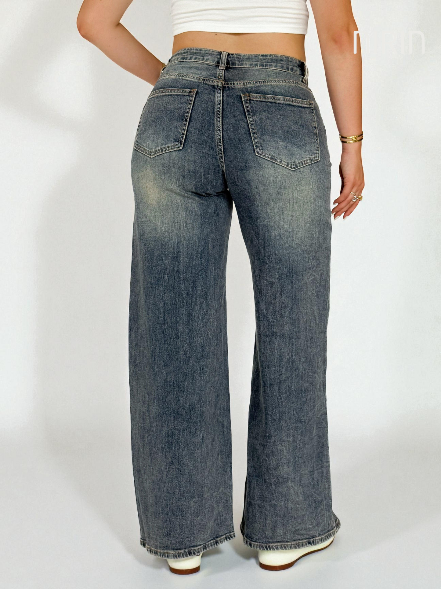 NIO Vintage Wide-Leg Jeans