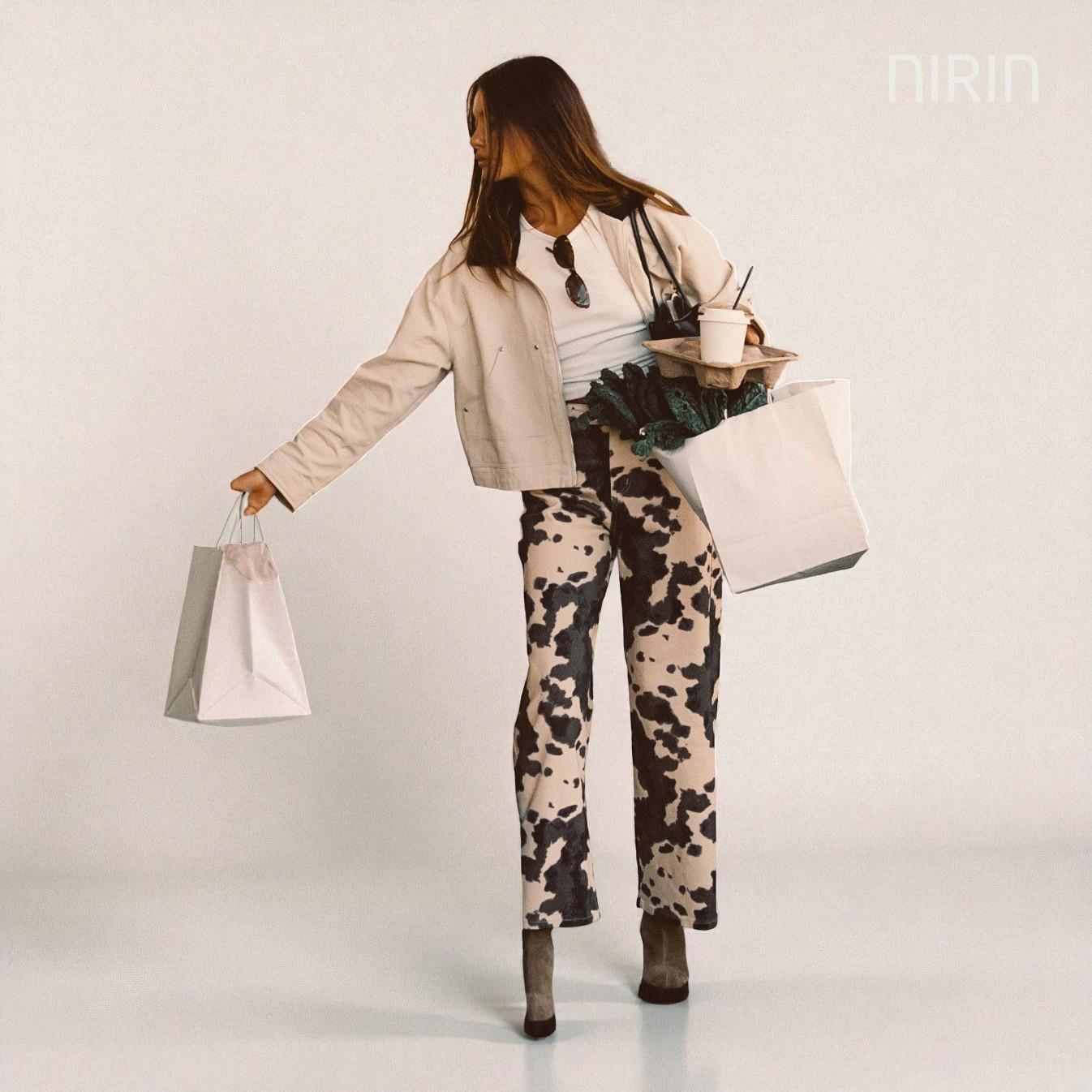 YANA Light Khaki Cropped Jas